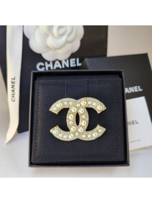 Pearl Brooch Classic CC Logo Crystal Gold A64762 - CHANEL - BALAAN 1