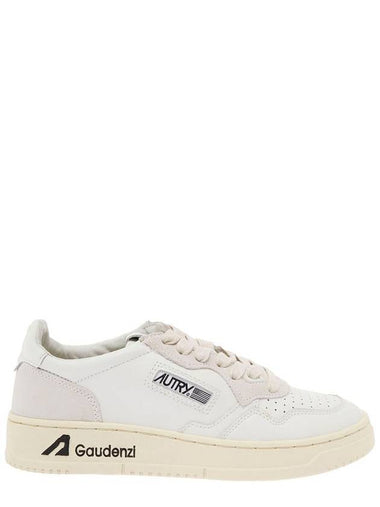 'Medalist Low' White Sneakers With Suede Inserts And Logo Print On Platform In Leather Woman Autry - AUTRY - BALAAN 1