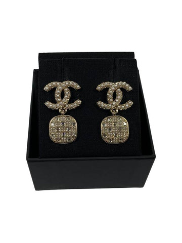 Earrings CC Logo Gold Crystal Drop Square Earrings AB6560 - CHANEL - BALAAN 1