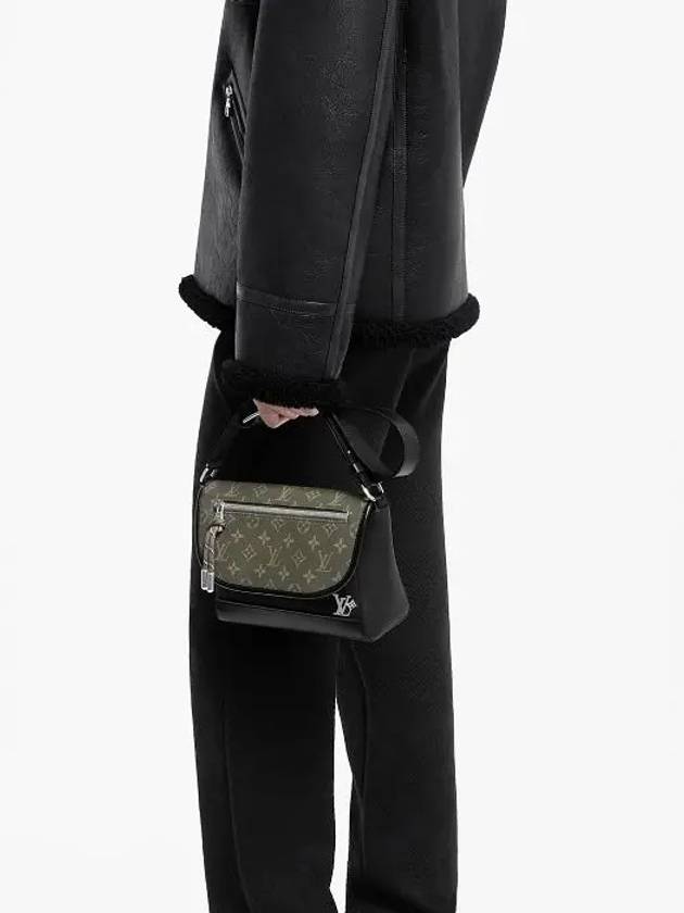 Pulse Messenger Bag Khaki Black - LOUIS VUITTON - BALAAN 6