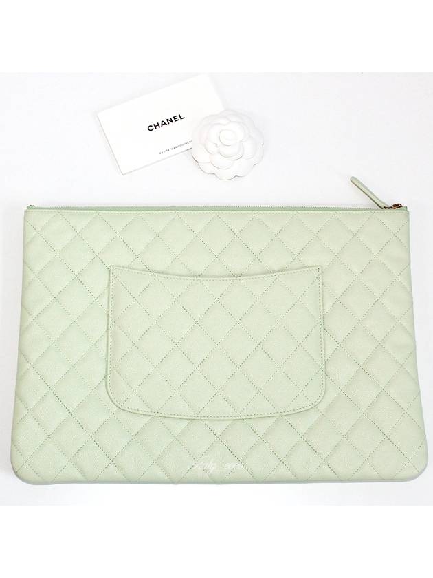 Classic Caviar Mint Clutch Large Champagne Gold A82552 - CHANEL - BALAAN 5