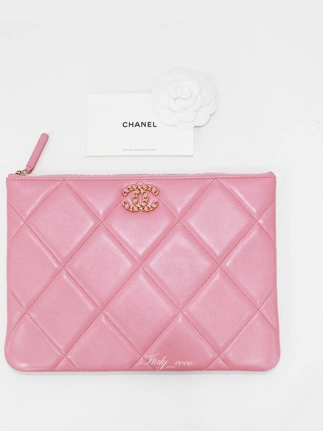 19 Lambskin Medium Clutch Bag Pink - CHANEL - BALAAN 5