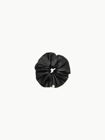 AMOMENTO LEATHER SCRUNCHIE - ANDTHEOTHER - BALAAN 1