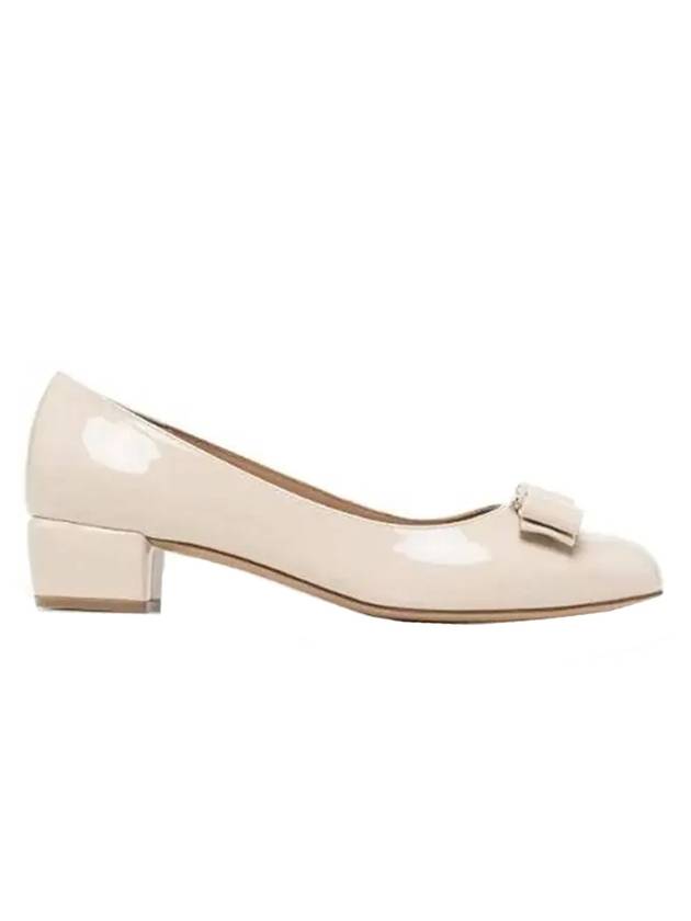 Vara Bow Patent Pumps White - SALVATORE FERRAGAMO - BALAAN 1