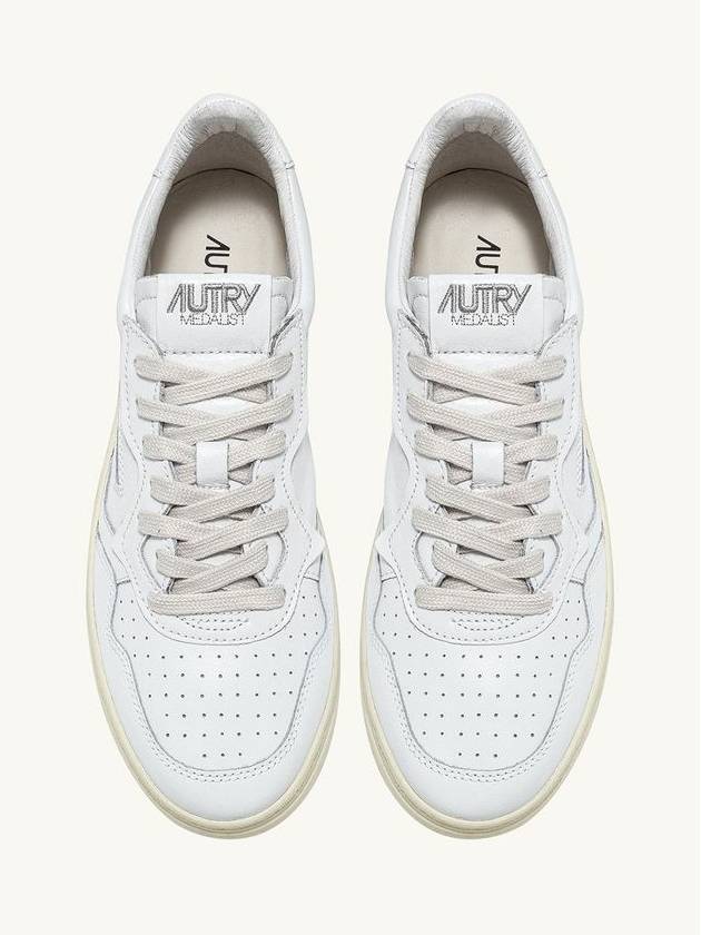 Medalist Leather Low Top Sneakers White - AUTRY - BALAAN 6