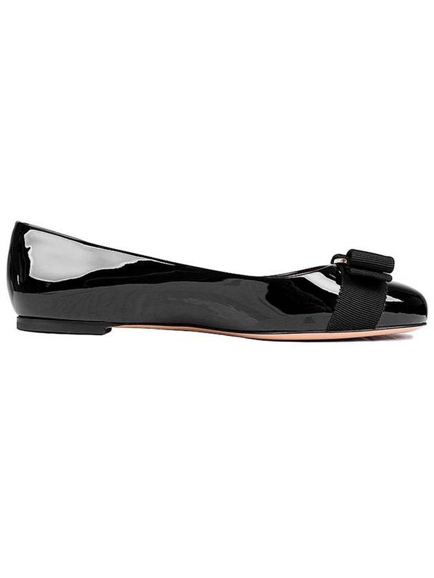 Women’s Varina Bellet Flats Black - SALVATORE FERRAGAMO - BALAAN 5