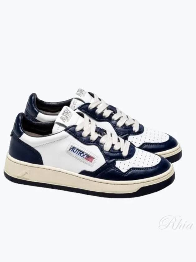 Medalist Navy Tab Low Top Sneakers White Navy - AUTRY - BALAAN 2