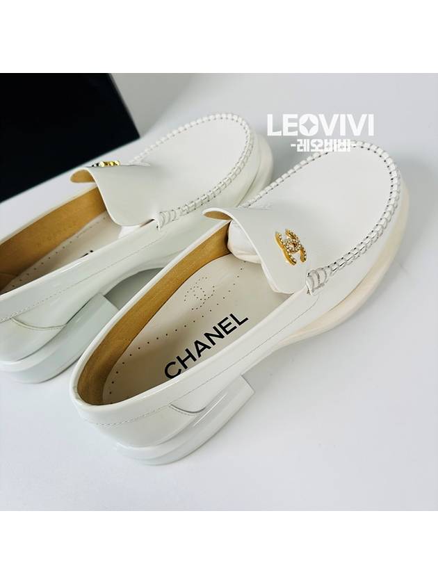 CC Logo Pearl Patent Loafer White 37 G39447 - CHANEL - BALAAN 8