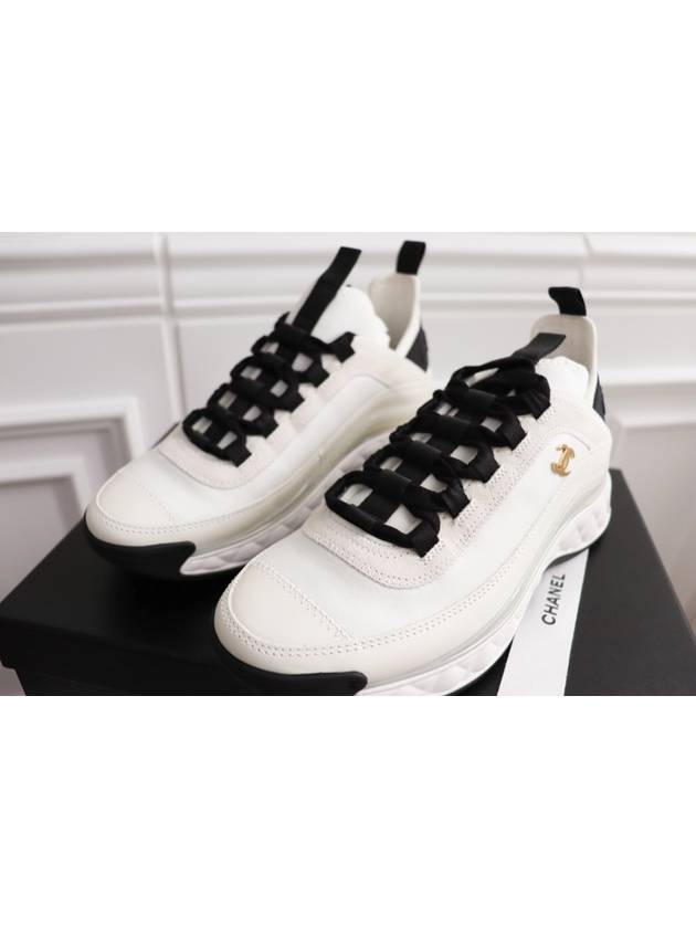 Mixed Fibers Velvet Calfskin Low Top Sneakers Ivory - CHANEL - BALAAN 3