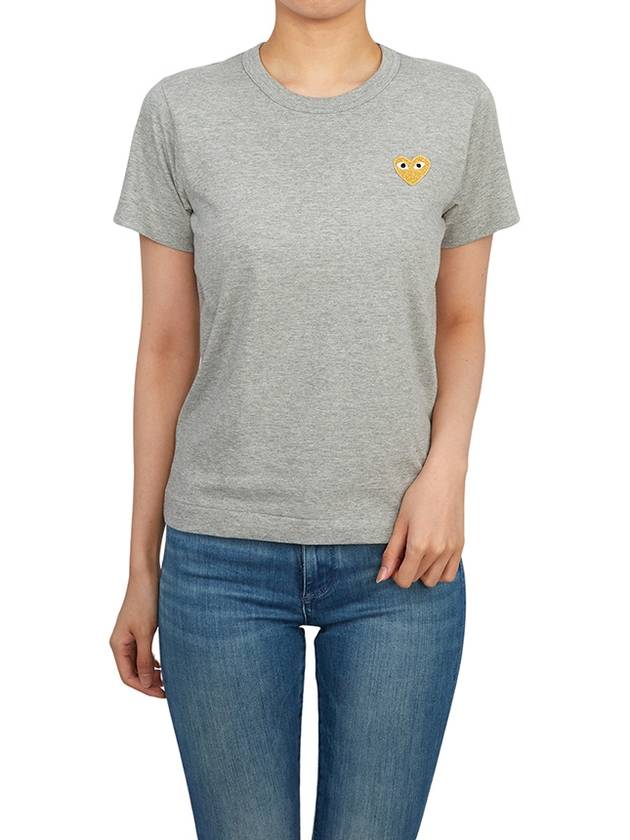 Women's Small Gold Heart Wappen Short Sleeve T-Shirt P1 T215 3 Gray - COMME DES GARCONS PLAY - BALAAN 5