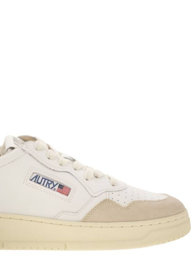 MEDALIST LOW - Leather and Suede Sneakers - AUTRY - BALAAN 6