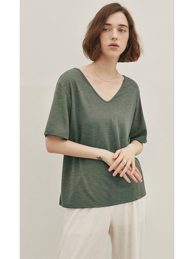 loose V linen t shirt_KHAKI - ARIFF - BALAAN 1