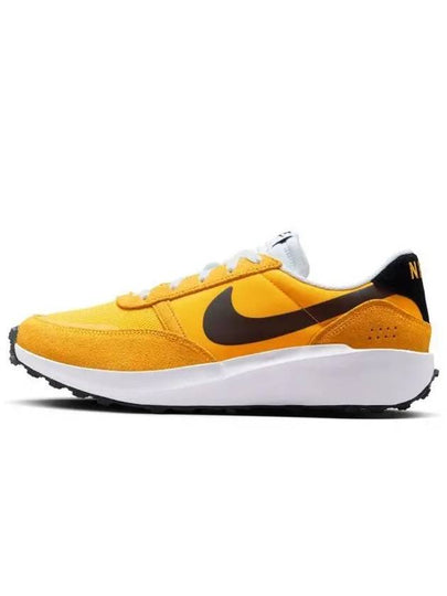 Waffle Nav Low Top Sneakers University Gold - NIKE - BALAAN 2