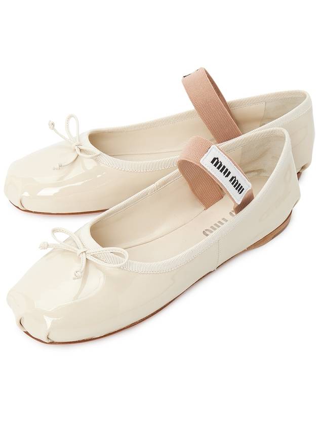 Patent Leather Ballerinas Avorio - MIU MIU - BALAAN 2