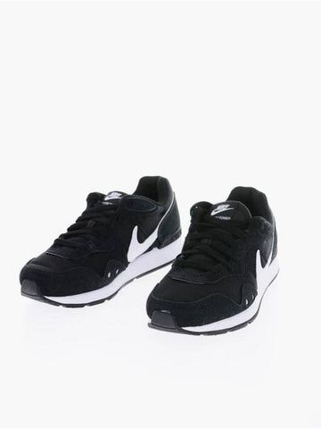 Venture Runner Low Top Sneakers Black - NIKE - BALAAN 1