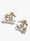 earrings metal resin gold pearly white - CHANEL - BALAAN 2