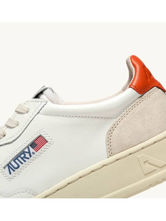 Women's Medalist Low Top Sneakers White Orange - AUTRY - BALAAN 8