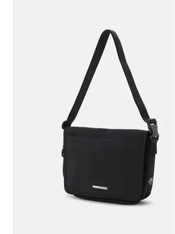 Sports Basic Lightweight Padded Messenger Bag S Black SP323UBG7A - DESCENTE - BALAAN 1