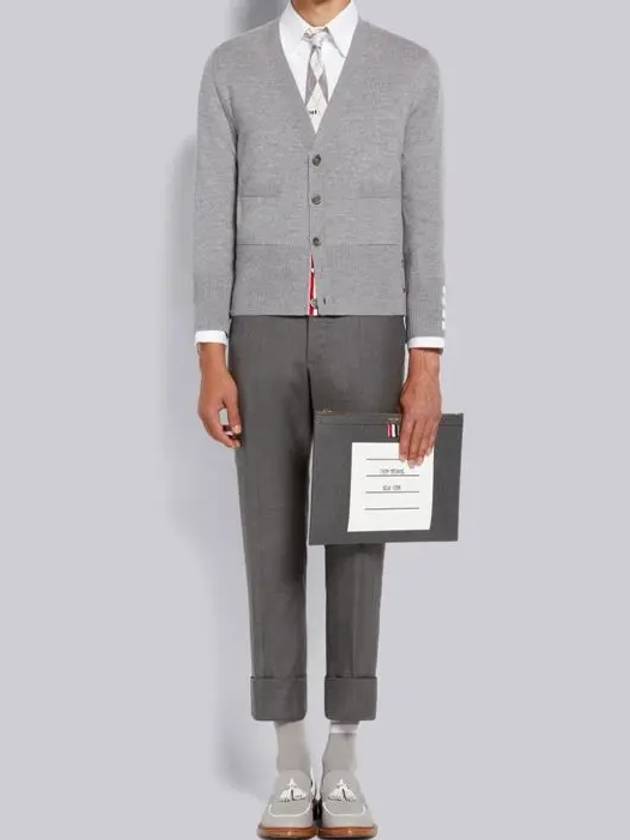 Men's Fine Merino Wool 4 Bar Cuff V-Neck Cardigan Grey - THOM BROWNE - BALAAN 3