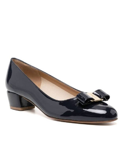 Vara Bow Patent Pumps Oxford Blue - SALVATORE FERRAGAMO - BALAAN 2