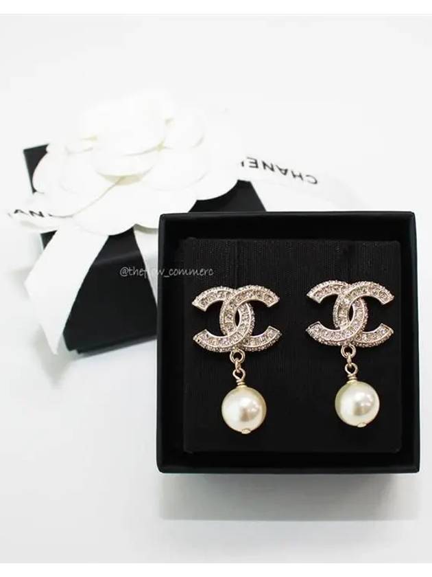 CC Metal Logo Pearl Earrings Gold - CHANEL - BALAAN 9