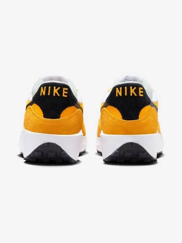 Waffle Nav Low Top Sneakers University Gold - NIKE - BALAAN 4