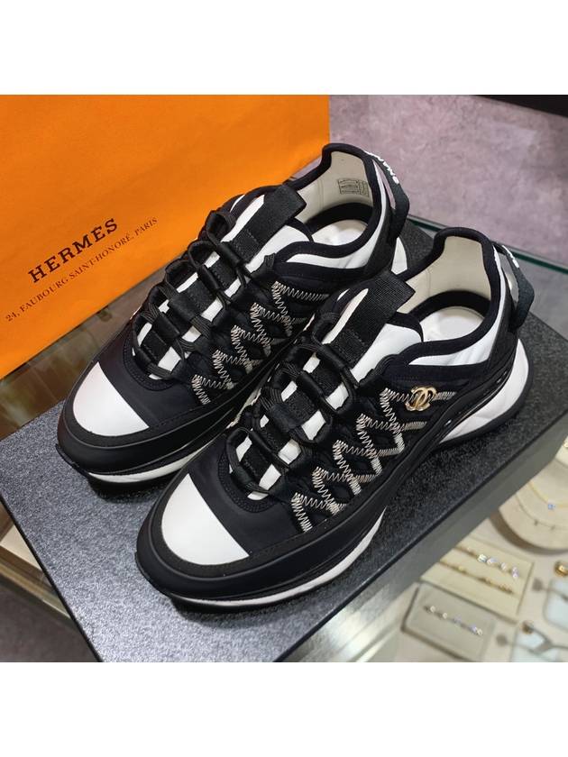 New model mixed fiber sneakers black gold CC - CHANEL - BALAAN 2