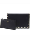 Rockstud Clutch Bag Black - VALENTINO - BALAAN 2