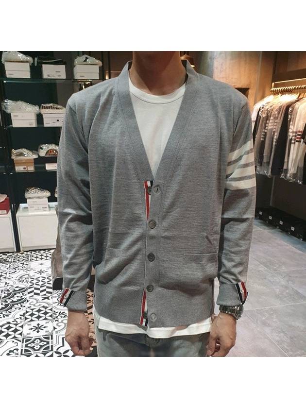 Men's Sustainable Classic Diagonal Wool Cardigan Pale Grey - THOM BROWNE - BALAAN 3