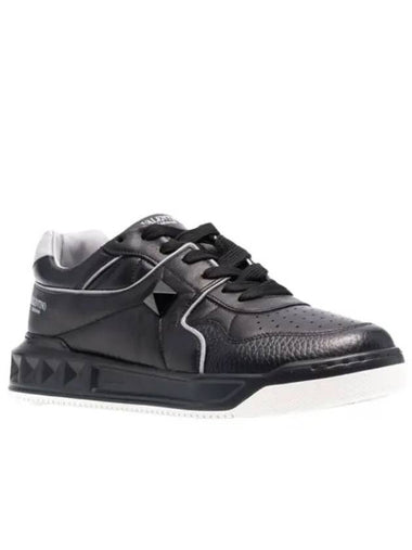 5Y0S0E71 NWN 00A 5Y2S0E71 One Stud Low Top Sneakers - VALENTINO - BALAAN 1