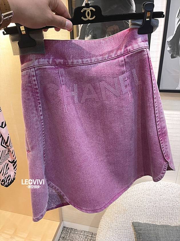 CC logo lettering denim flare A line skirt pink 34 P74035 - CHANEL - BALAAN 3