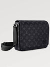 District PM Messenger Bag Black - LOUIS VUITTON - BALAAN 4