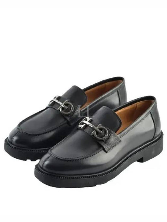 Gancini Ornament Leather Loafer Black - SALVATORE FERRAGAMO - BALAAN 2