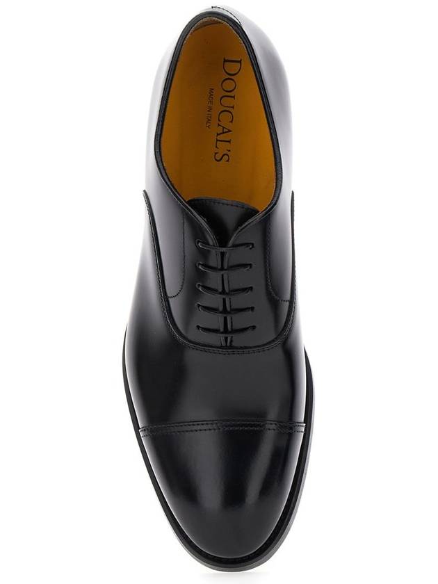 Black Oxford Shoes With Five Holes In Smooth Leather Man - DOUCAL'S - BALAAN 4