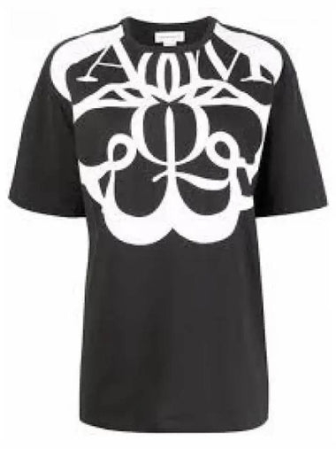 Allen Sanders McQueen Logo Print Short Sleeve T Shirt White Black 678406QZAD40520 1303423 - ALEXANDER MCQUEEN - BALAAN 1