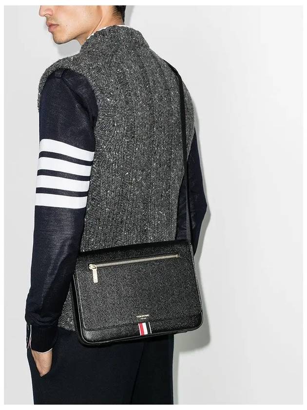 Tonal Strap Leather Reporter Cross Bag Black - THOM BROWNE - BALAAN 6