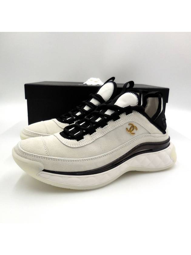 Logo Mixed Fibers Suede Low Top Sneakers White - CHANEL - BALAAN 4