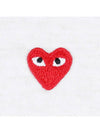 Play Men's Mini Red Heart Short Sleeve T-Shirt P1 T304 2 White - COMME DES GARCONS - BALAAN 6