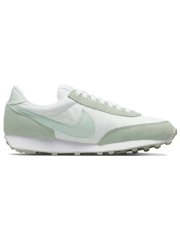 Women's Daybreak Low Top Sneakers Seafoam BARRIE Green - NIKE - BALAAN 1