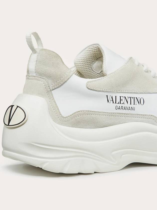 Men's Two-Tone Leather Suede Banshee Gumboy Low Top Sneakers White - VALENTINO - BALAAN 5