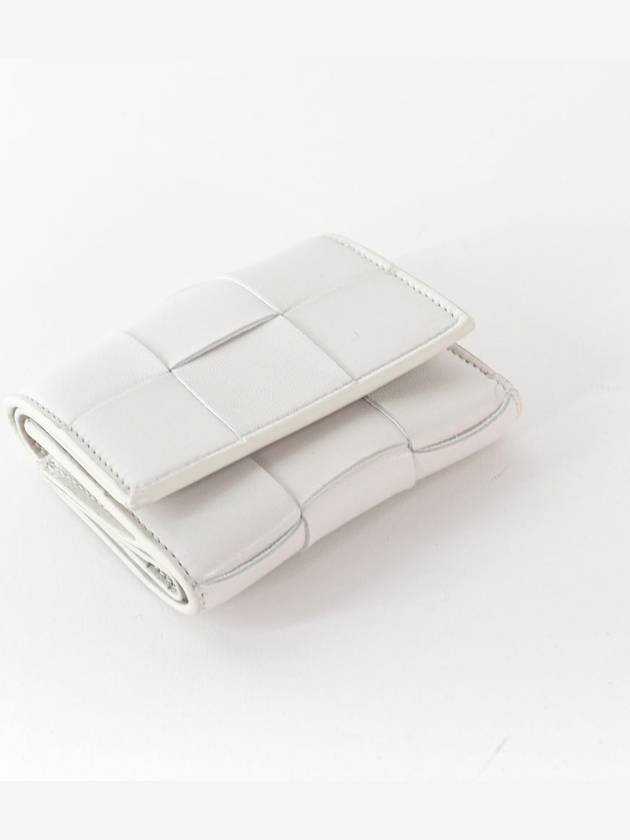 Intrecciato Tri-Fold Zipper Half Wallet Chalk White - BOTTEGA VENETA - BALAAN 2