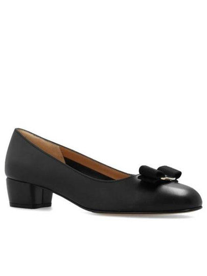 Women's Vara Pumps Black - SALVATORE FERRAGAMO - BALAAN 2