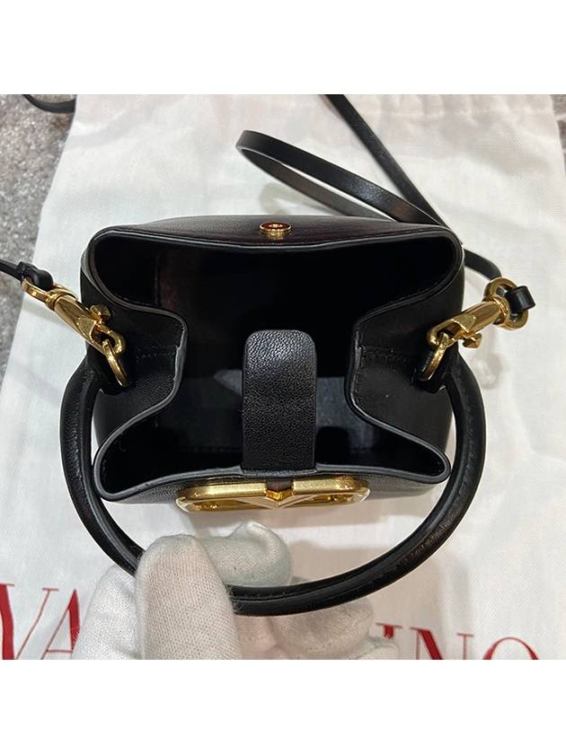 V Logo Micro Bucket Bag Black - VALENTINO - BALAAN 8