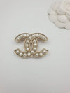 CC logo pearl brooch gold A64978 - CHANEL - BALAAN 2