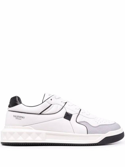 Roman Stud Lace Up Low Top Sneakers White - VALENTINO - BALAAN 2