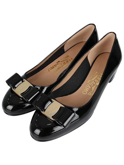 Vara Bow Patent Pumps Black - SALVATORE FERRAGAMO - BALAAN 2