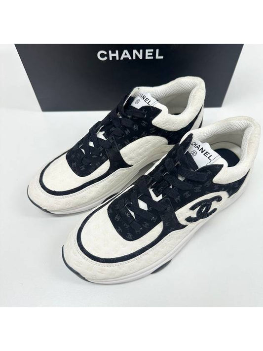 CC logo men s sneakers white black G39230 - CHANEL - BALAAN 2