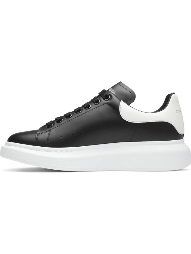 Oversized Leather Tab Low Top Sneakers Black - ALEXANDER MCQUEEN - BALAAN 4