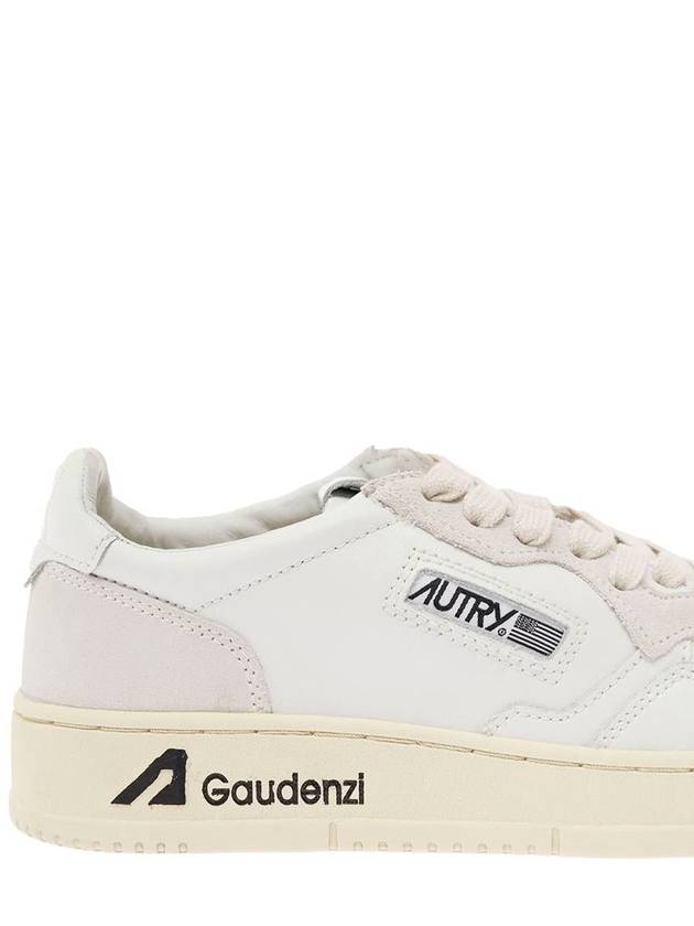 'Medalist Low' White Sneakers With Suede Inserts And Logo Print On Platform In Leather Woman Autry - AUTRY - BALAAN 4