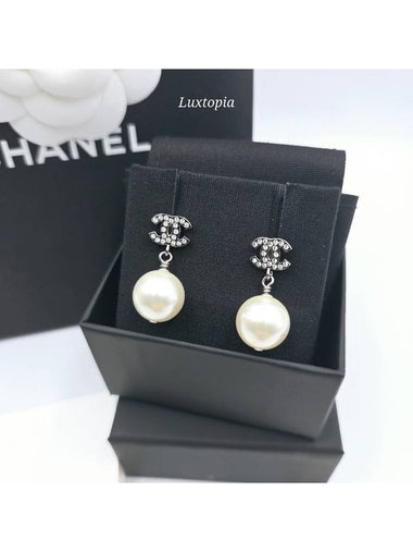 Women s earrings pearl drop CC logo A36138 - CHANEL - BALAAN 1